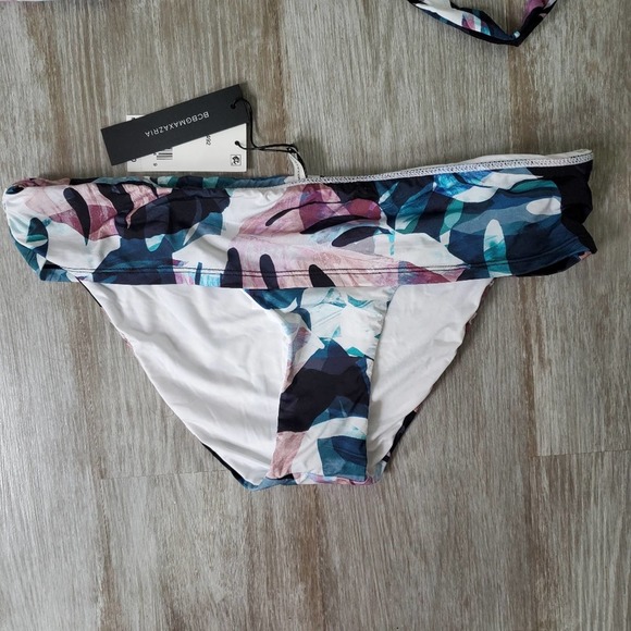 BCBGMAXAZRIA Bikini Two Piece Set NWOT - Picture 4 of 6